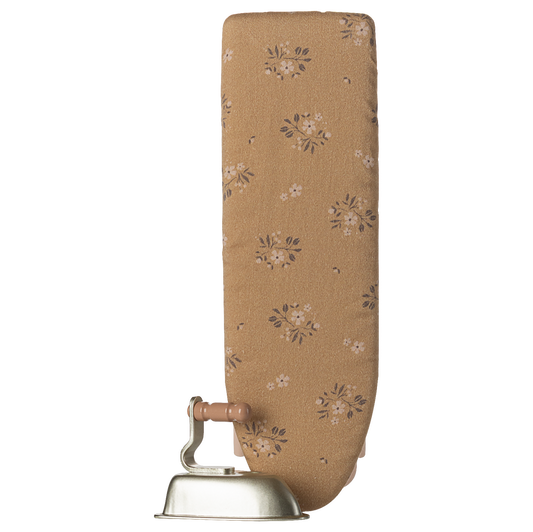 Maileg Strygejern og strygebræt, Miniature - Pudder