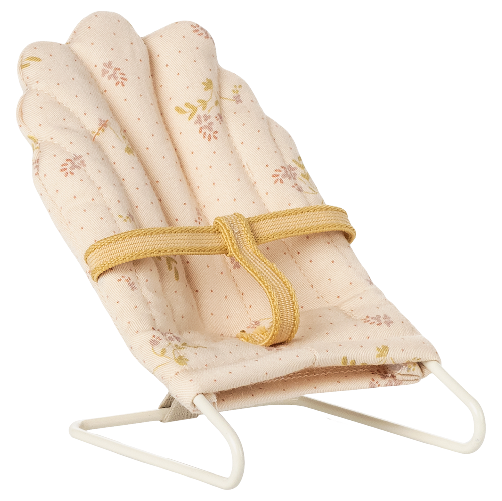 Babysitter til baby Maileg mus.