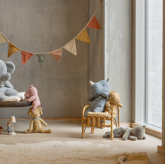 Maileg Sovende plyskilling, Medium - Grå