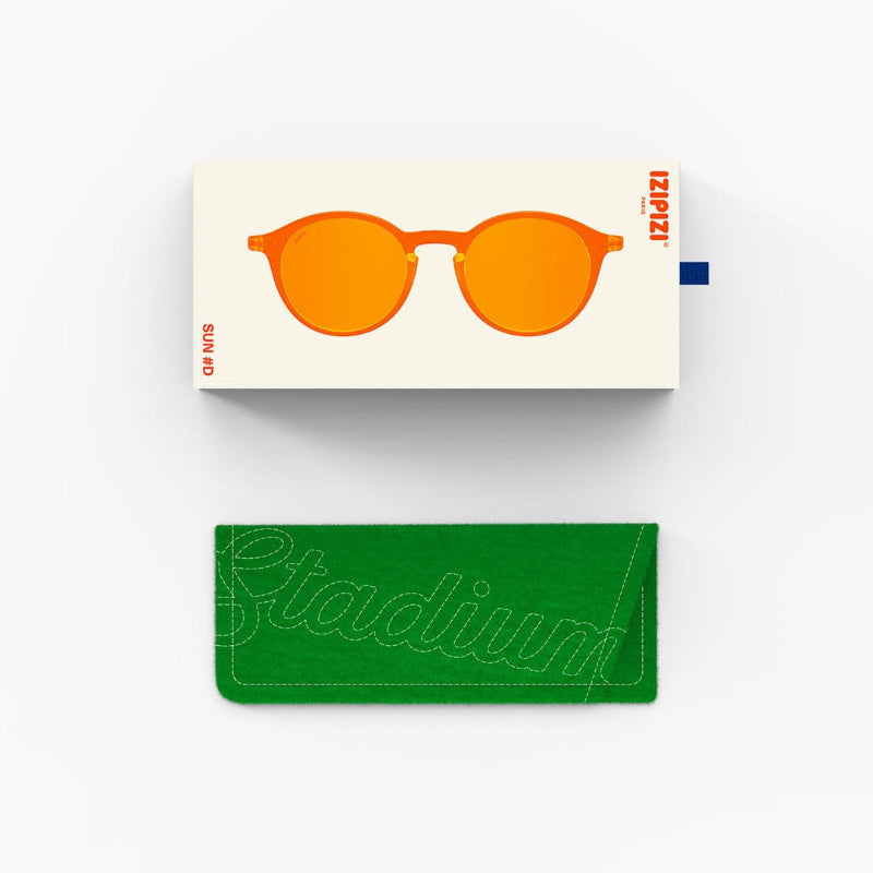 Orange solbriller til børn.