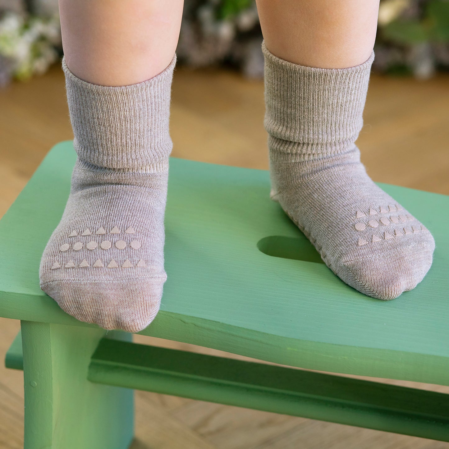GoBabyGo bamboo non-slip sokker 0-6mdr Sand
