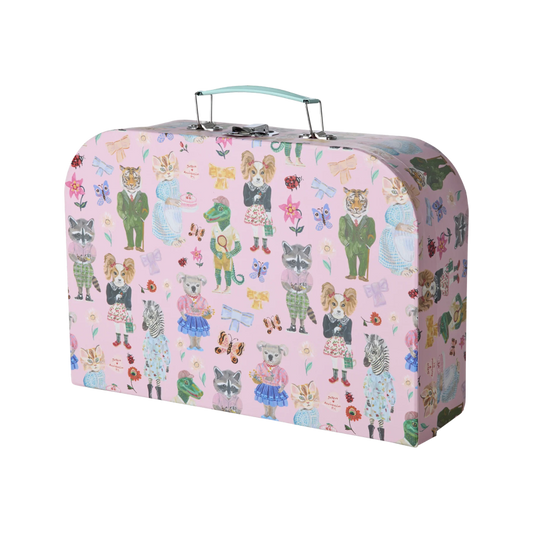 Kuffert til opbevaring i lyserød med print af en masse dyr med tøj på.