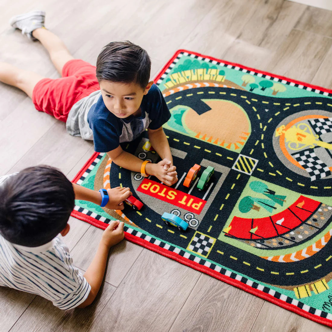 Melissa & Doug racer tæppe