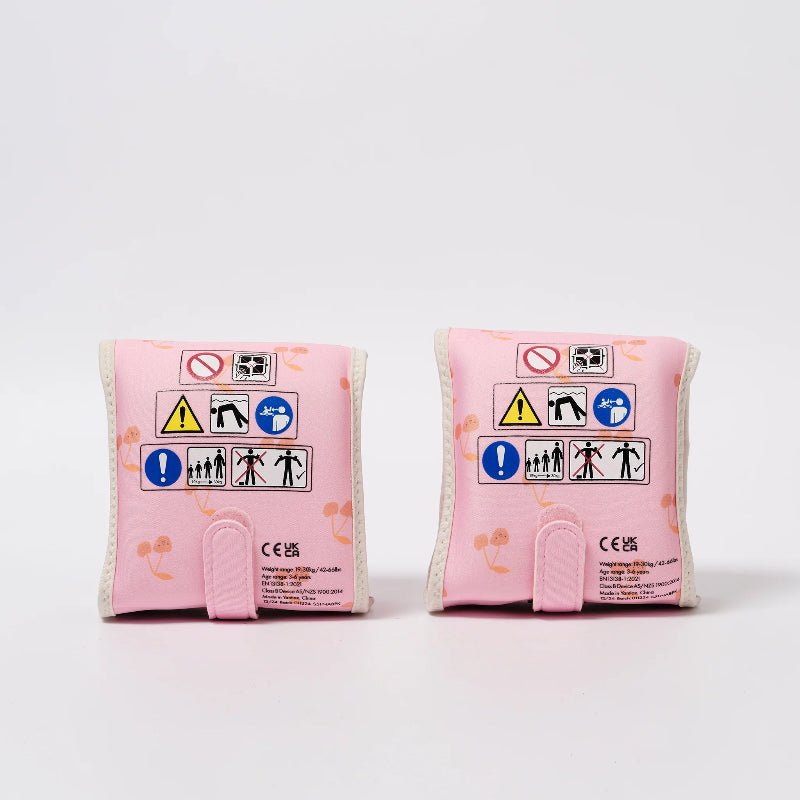 Svømmevinger med kirsebær mønster.