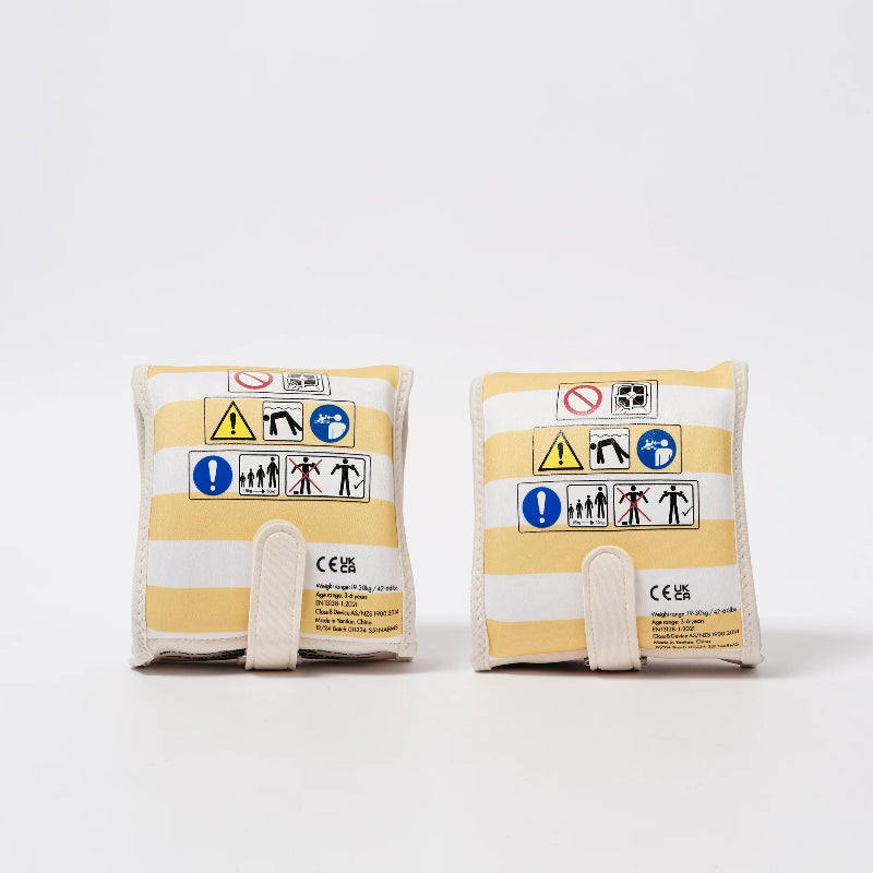 Svømmevinger med striber og motiv af en måge.