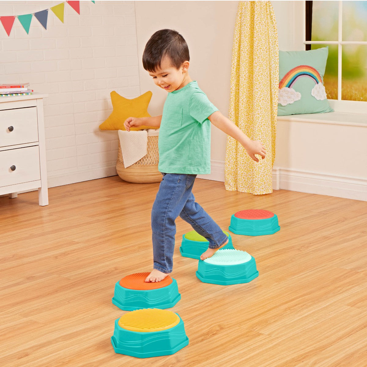 B. Toys Balance Bom