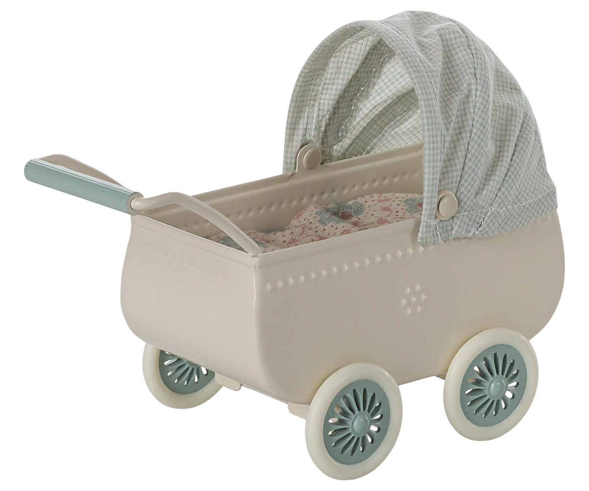 Maileg Barnevogn med baby mus - Mint