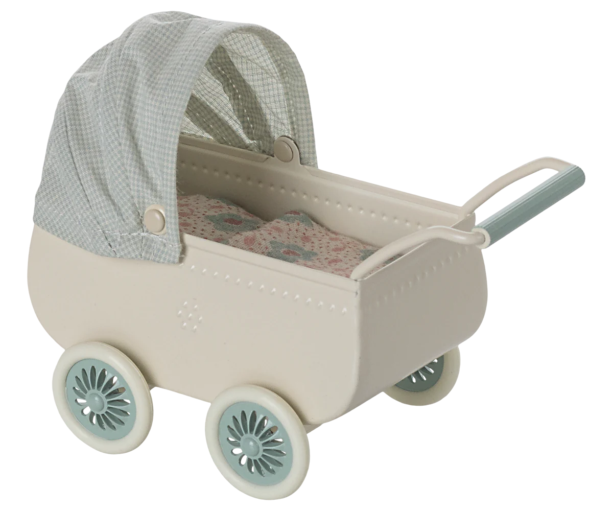 Maileg Barnevogn med baby mus - Mint