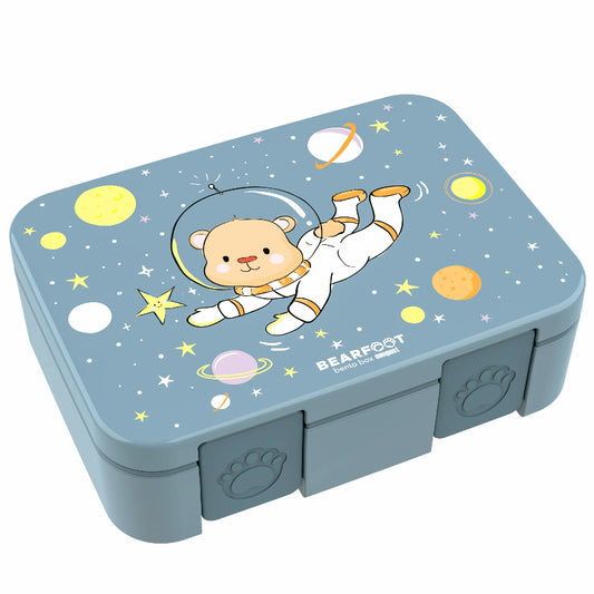 Blå madkasse med en bjørn i rummet.