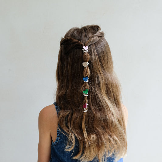 Hårelastikker med hjerter.