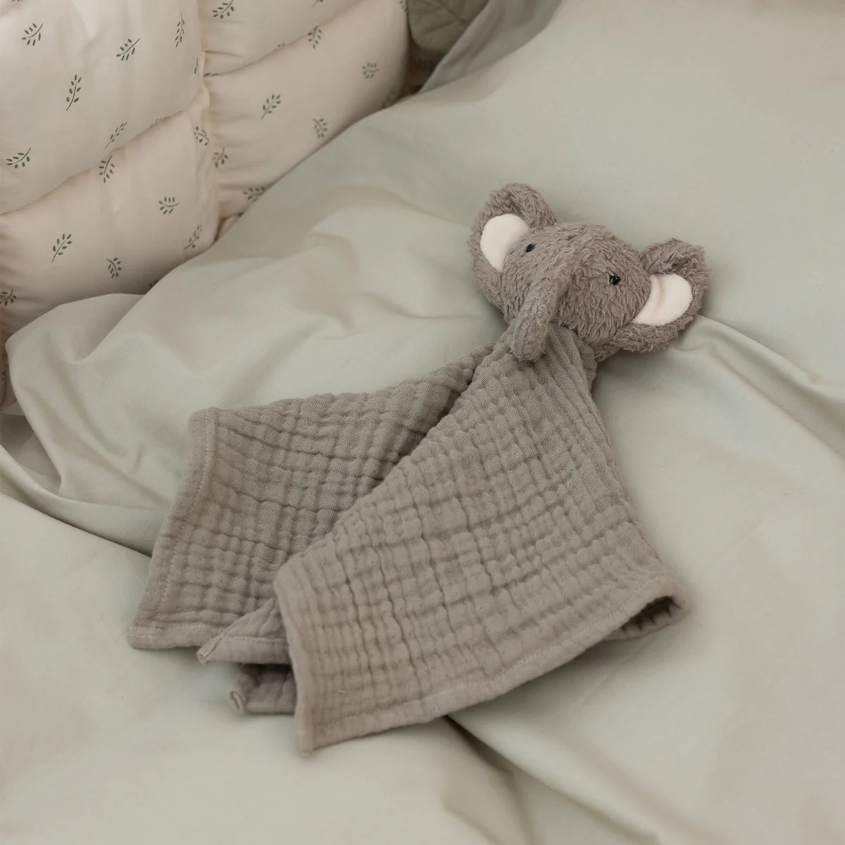 Sebra Nusseklud, Elefanten Finley