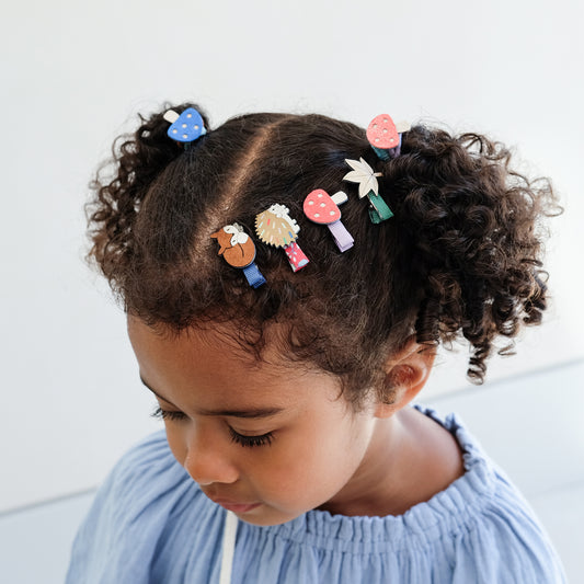 Hårclips med skovtema.