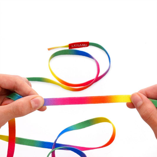 Regnbuefarvet fransk sjippetov elastikbånd.