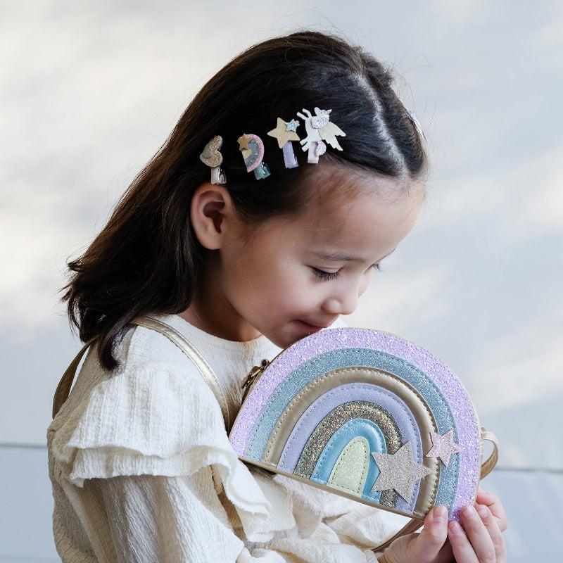 Guld regnbue skuldertaske med glitter.