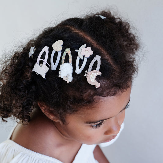 Hårspænder med bondegård.