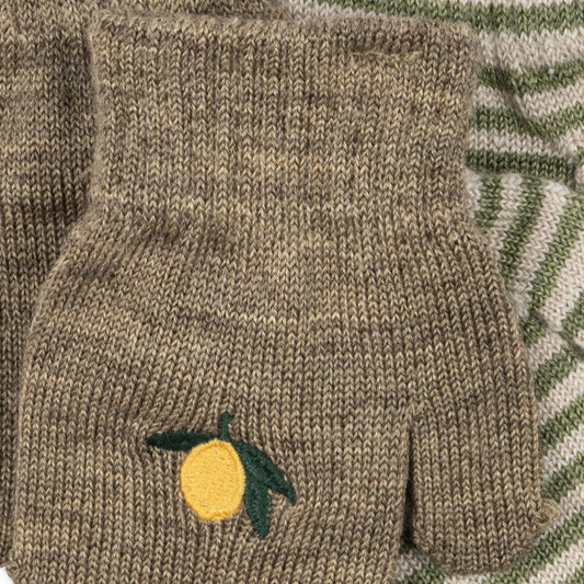 2 pak vanter. En med grønne striber og en med citron mønster.