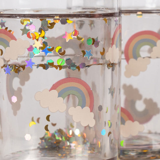 Kopper med glimmer og regnbuer.