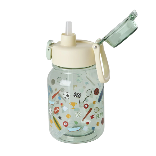 Grøn drikkedunk med sport tema.