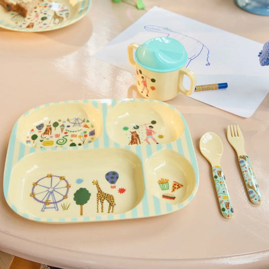 Tallerken med 4 rum.