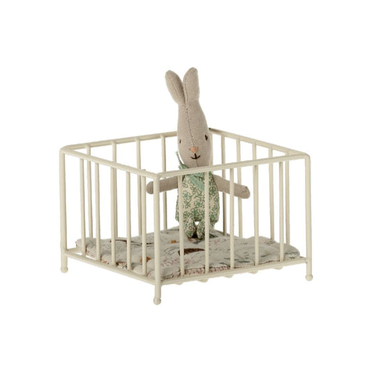 Maileg Kravlegård, MY