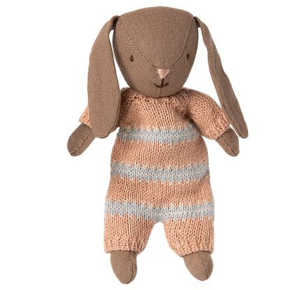 Maileg Kanin, Micro - Brun - Støvet rosa strikket dragt