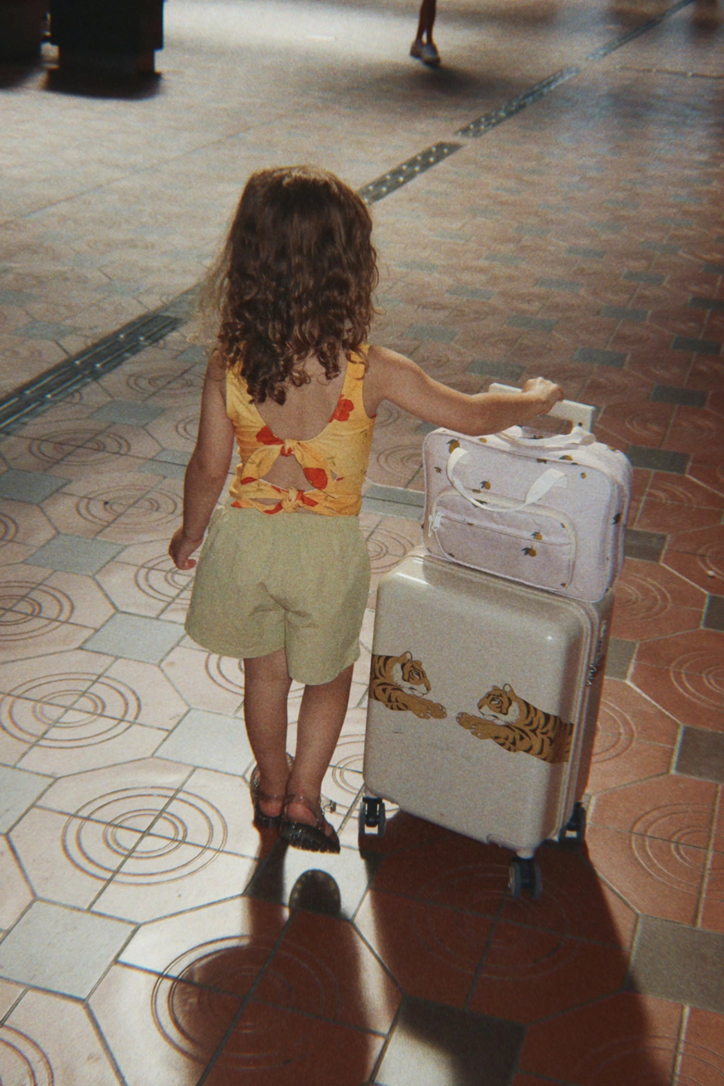 Konges Sløjd Holiday Essentials taske, med indhold - Lemon