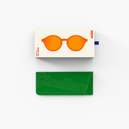 Orange solbriller til børn.