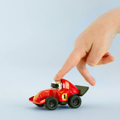 Rød racer legetøjsbil.