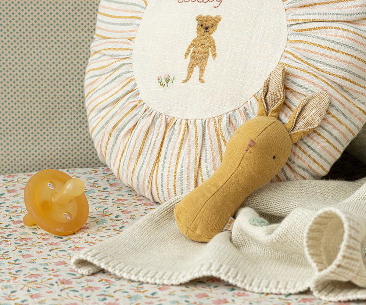 Maileg Lullaby friends, Kanin rangle - Støvet gul