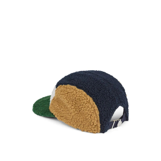 Flerfarvet kasket i fleece.