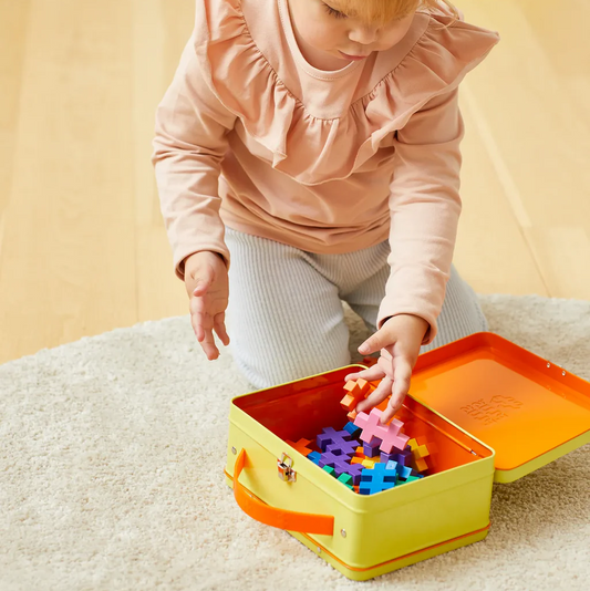 Plus-Plus BIG Gul metalkuffert - 70 stk