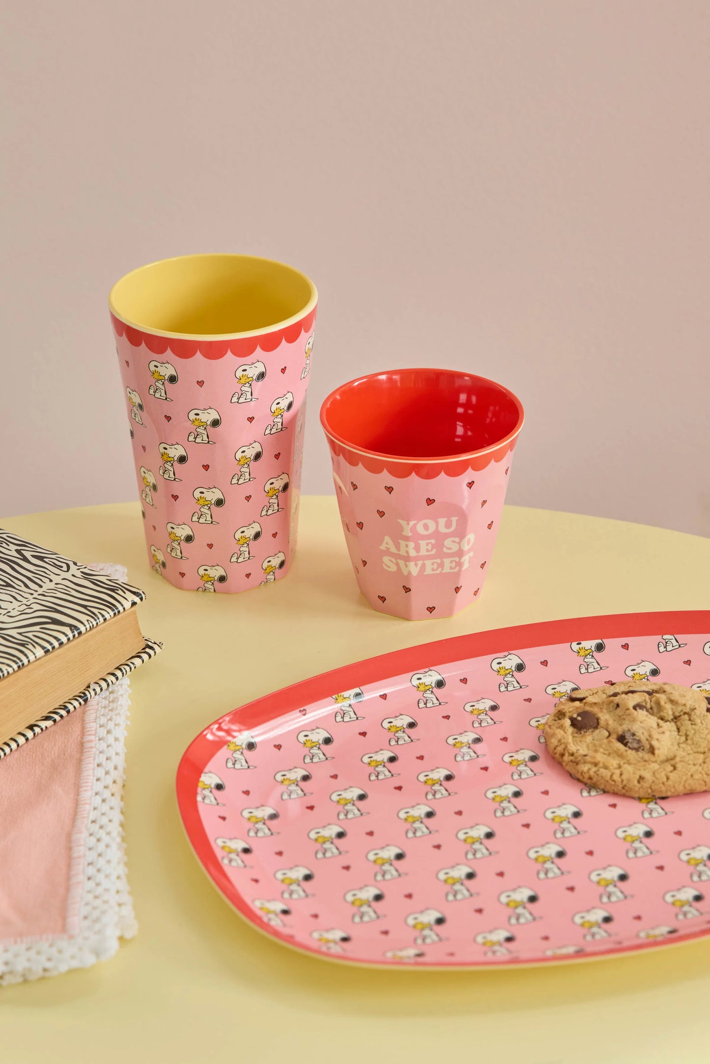 Rice Melamin Mellem Kop - Pink - Snoopy med fugl