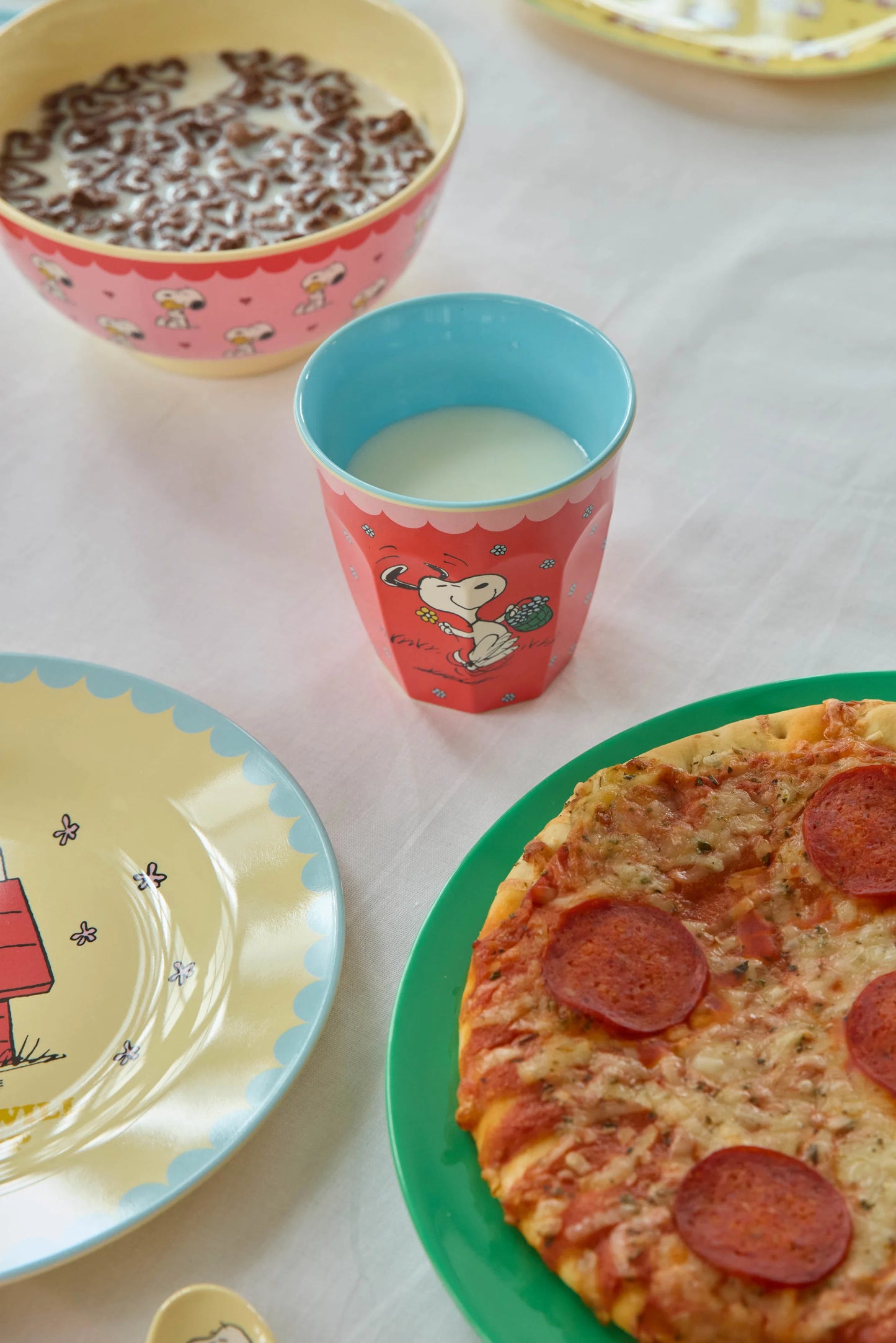 Rice Melamin Mellem Kop - Rød - Snoopy med blomster