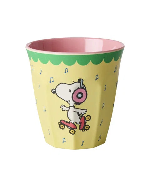 Rice Melamin Mellem Kop - Lys Gul - Snoopy på rulleskøjter