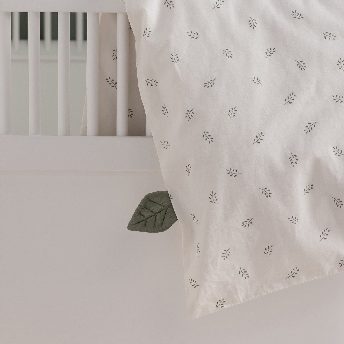 Sebra Sengetøj - Baby, Sophora Leaves